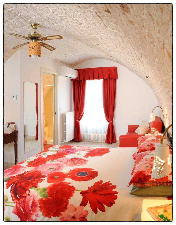 Santo Stefano Bed & Breakfast ปูติญญาโน ภายนอก รูปภาพ